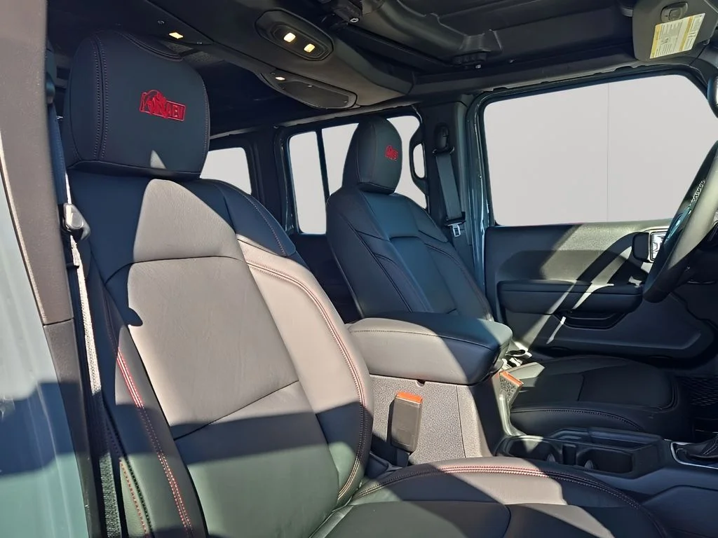 2025 Jeep Wrangler 4-Door Rubicon - Photo 38