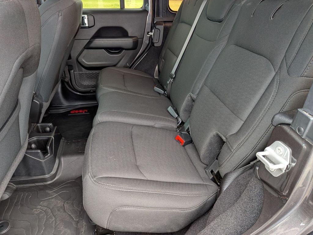 Used 2021 Gray Jeep Unlimited Sahara image 25