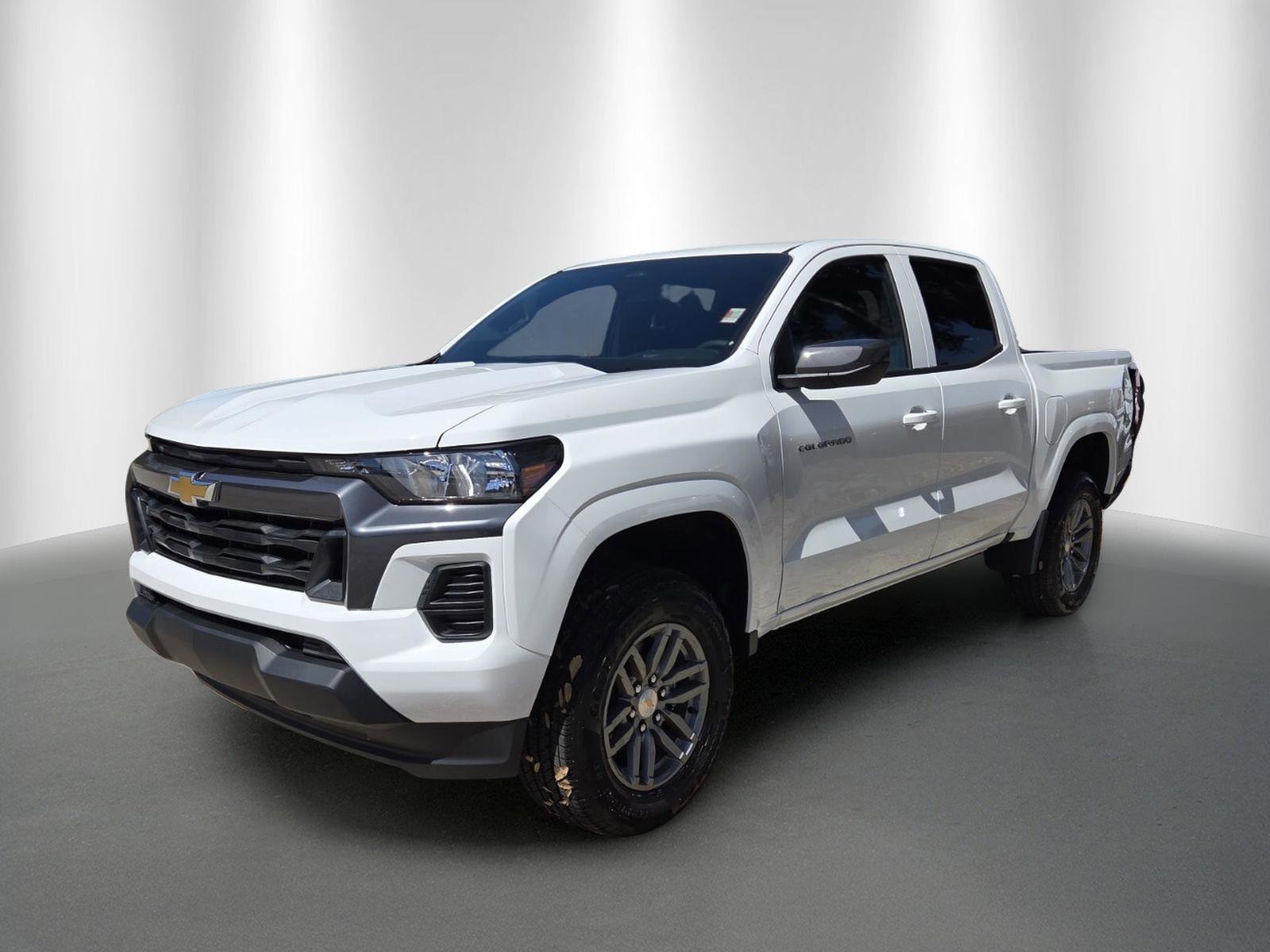 New 2026 Summit White Chevrolet LT image 2