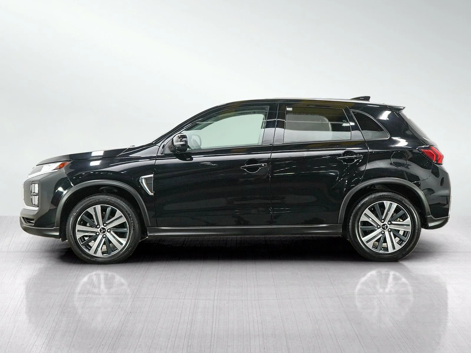 Used 2024 Mitsubishi Outlander Sport SE with VIN JA4ARUAU6RU017856 for sale in Burnsville, Minnesota
