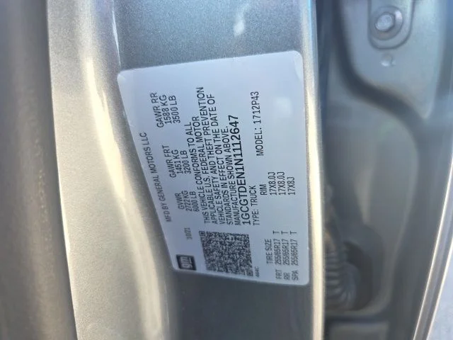 Used 2022 Gray Chevrolet Z71 image 12
