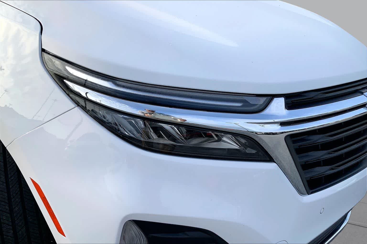 Used 2024 Summit White Chevrolet LT image 26