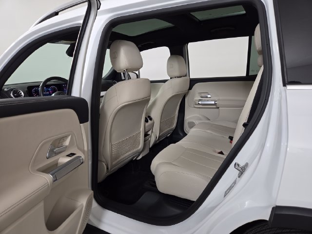 Used 2026 White Mercedes-Benz GLB 250 image 19