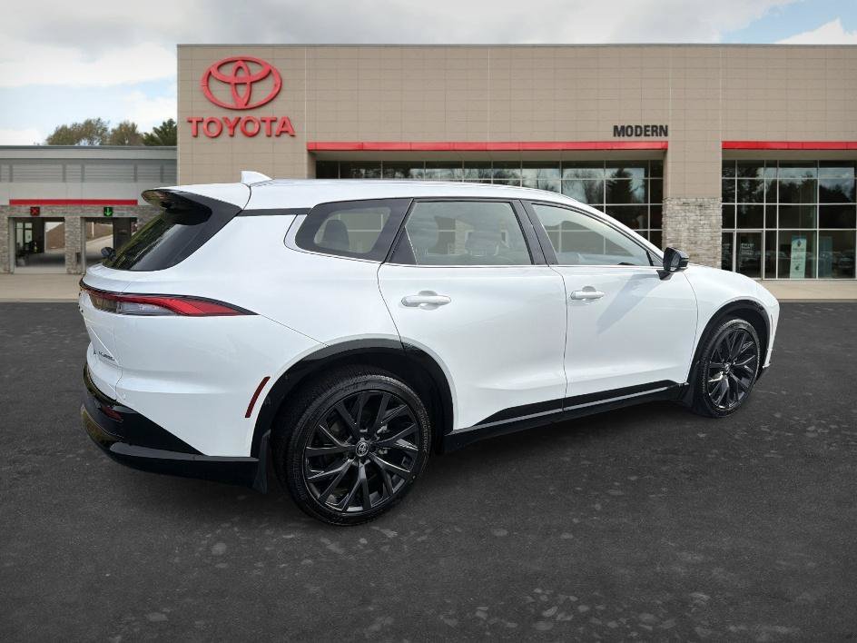 Used 2025 White Toyota Limited image 5