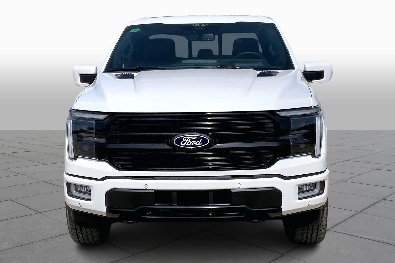 New 2026 Star White Metallic Tri-Coat Ford Platinum® image 3