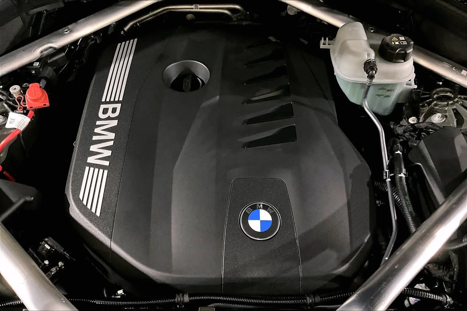 New 2027 Grey Pine Metallic BMW 40 xDrive image 15