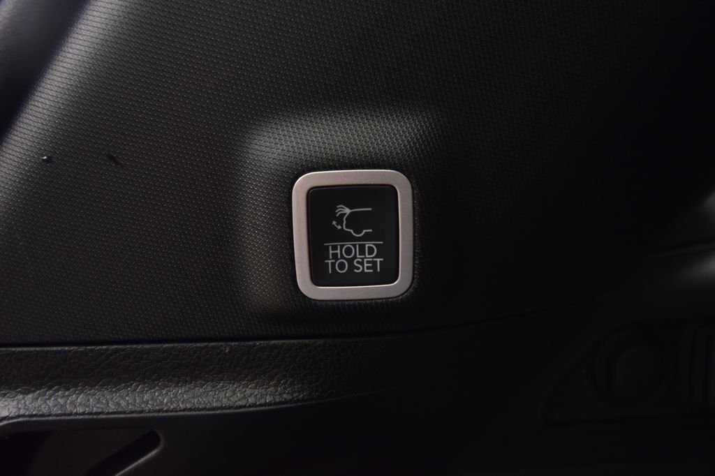 New 2026 Silver Zynith Exterior Paint Jeep Altitude image 37