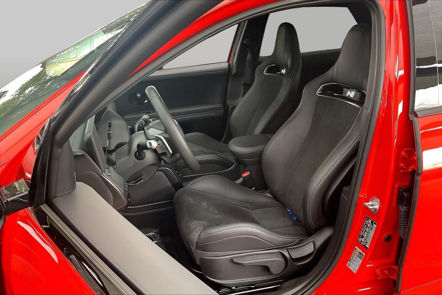 Certified Used 2025 Soultronic Orange Hyundai  image 7