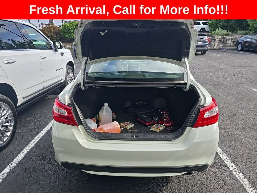 Used 2017 White Nissan 2.5 S image 17
