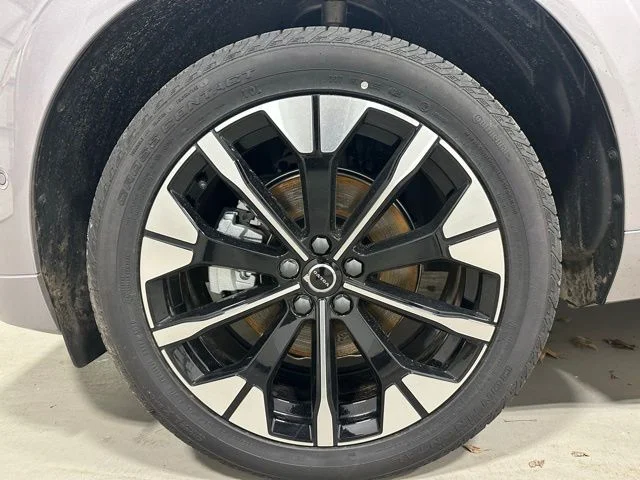 New 2026 Aurora Silver Volvo Plus image 21