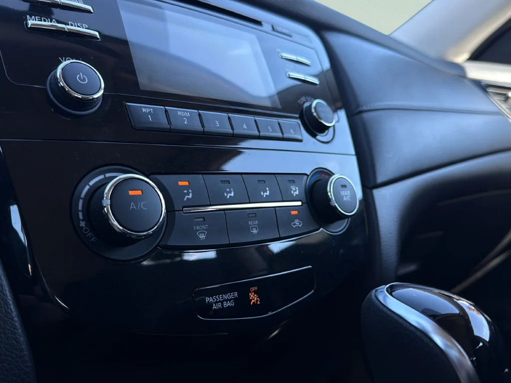 Used 2017 Monarch Orange Nissan S image 19