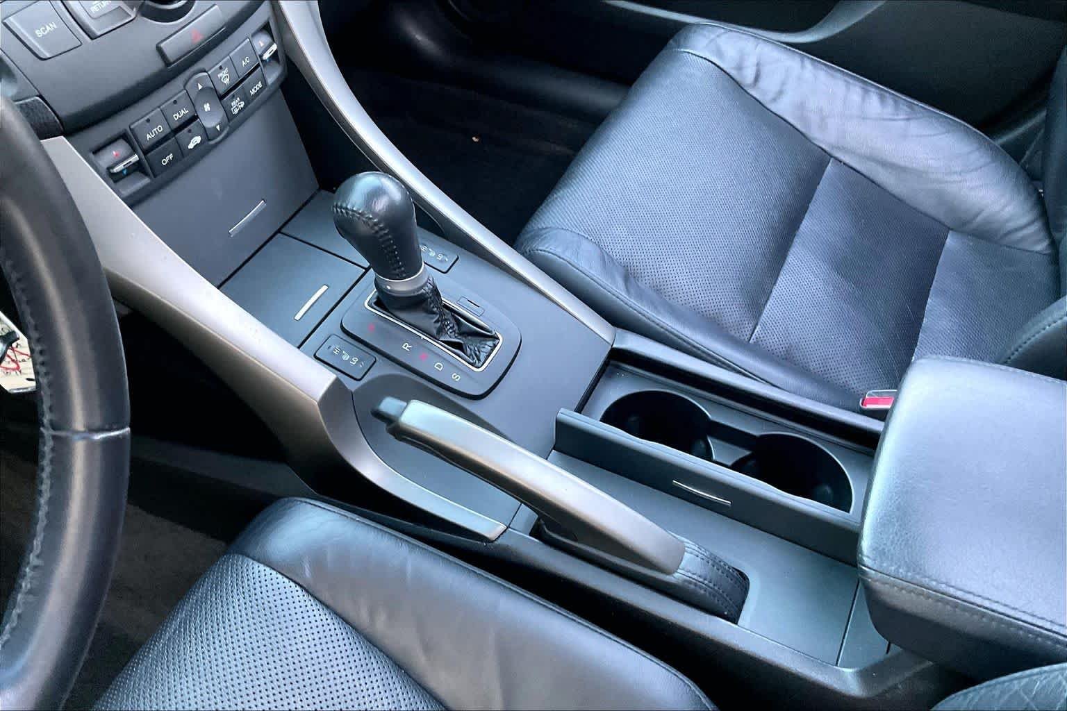 Used 2010 Crystal Black Pearl Acura  image 15