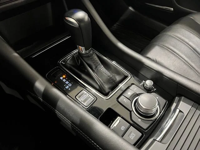 Used 2018 Black Mazda Grand Touring image 15
