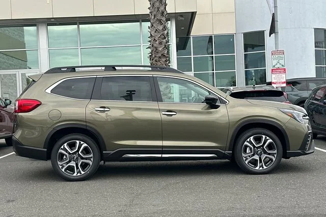 New 2026 AUTUMN GREEN METALLIC Subaru Touring 7-Passenger image 3