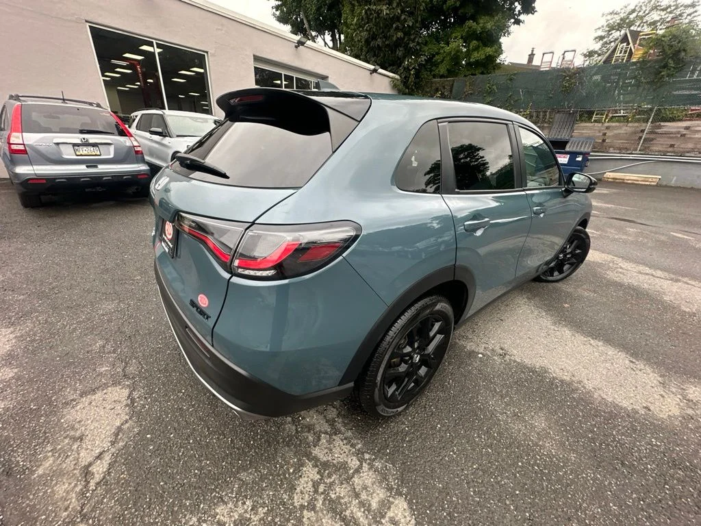 Used 2024  Honda Sport image 6