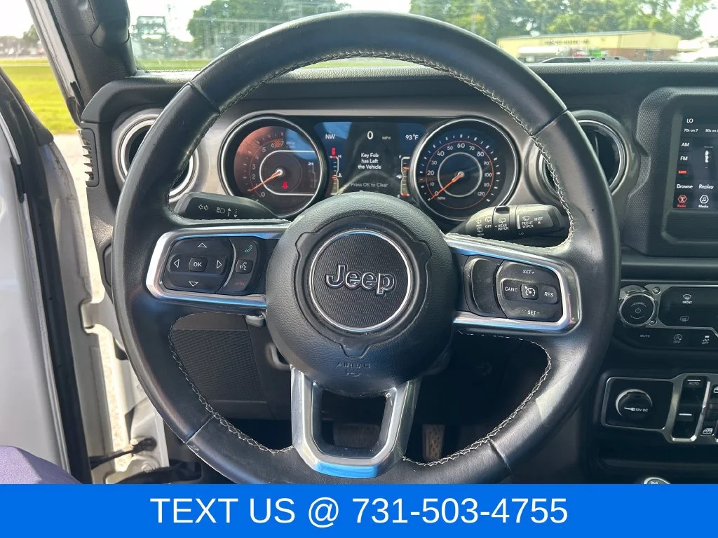 Used 2018 White Jeep Unlimited Sahara image 15