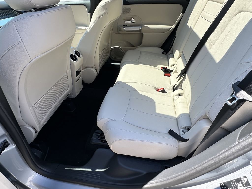 New 2026 Cirrus Silver Metallic Mercedes-Benz GLB 250 image 24
