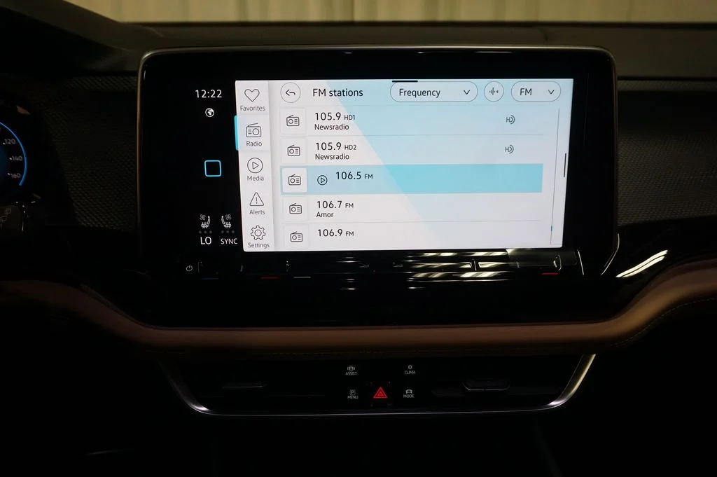 New 2026 Pure Gray Volkswagen 2.0T SEL R-Line Black image 15