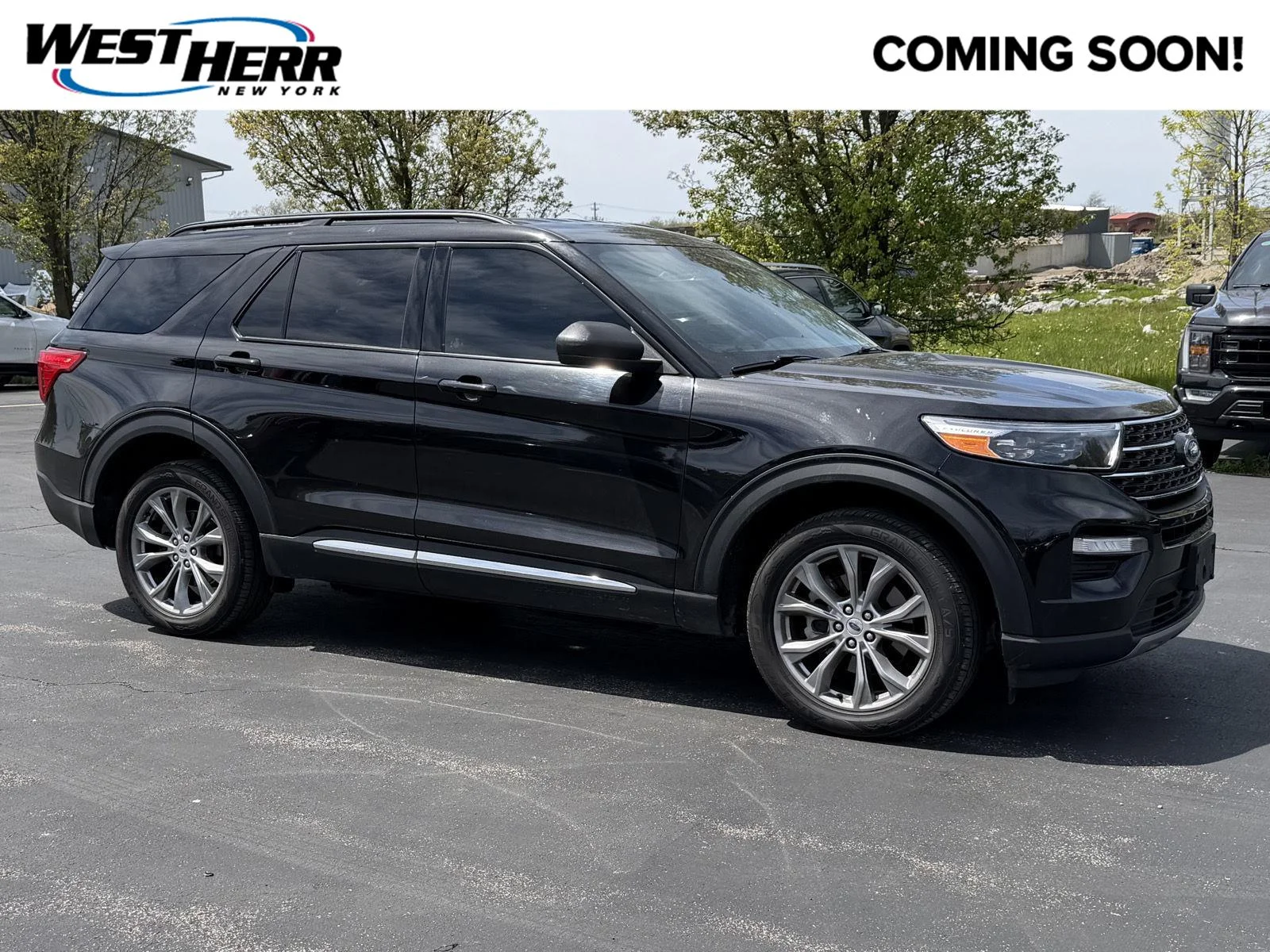 2023 Ford Explorer XLT 4WD's photo