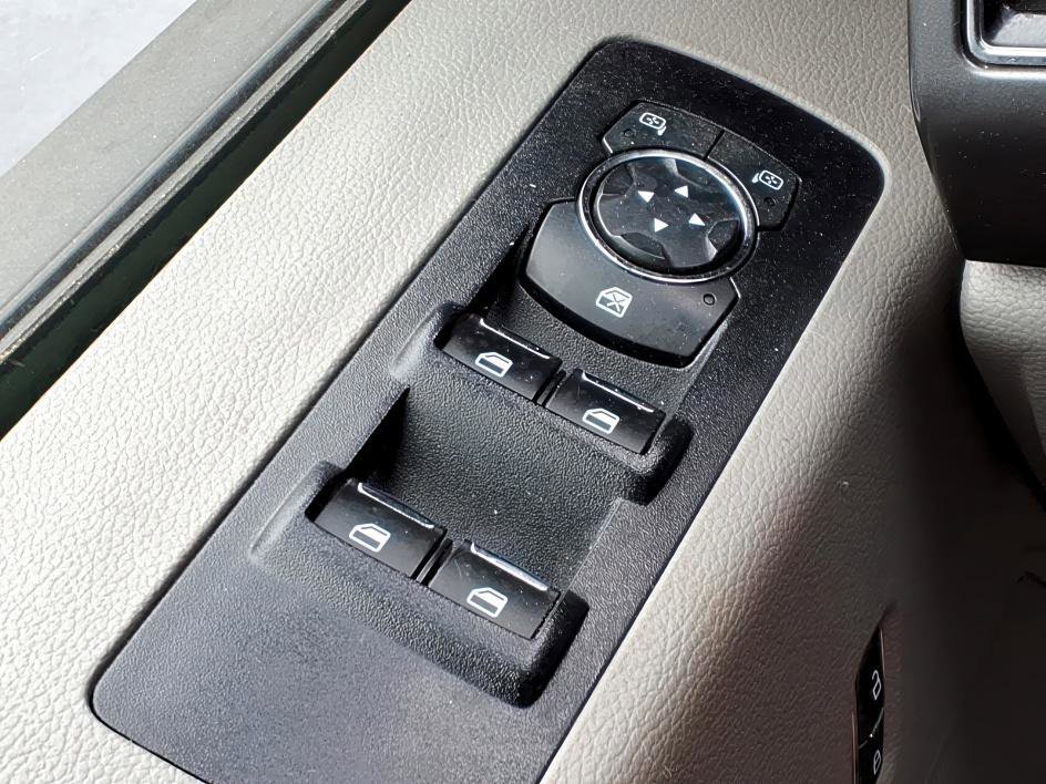 Used 2018 Oxford White Ford XLT image 14