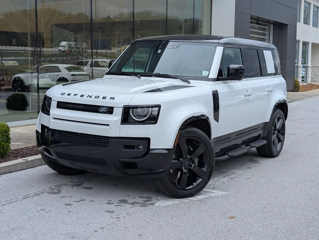 2026 Land Rover Defender 110 V8 P525's photo