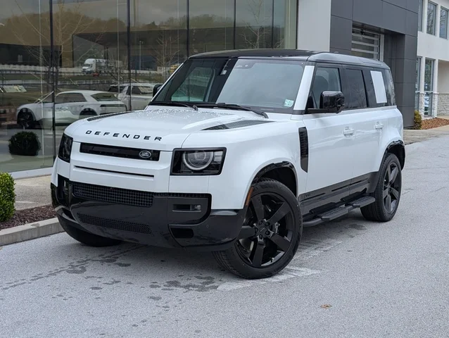 2026 Land Rover Defender 110 V8