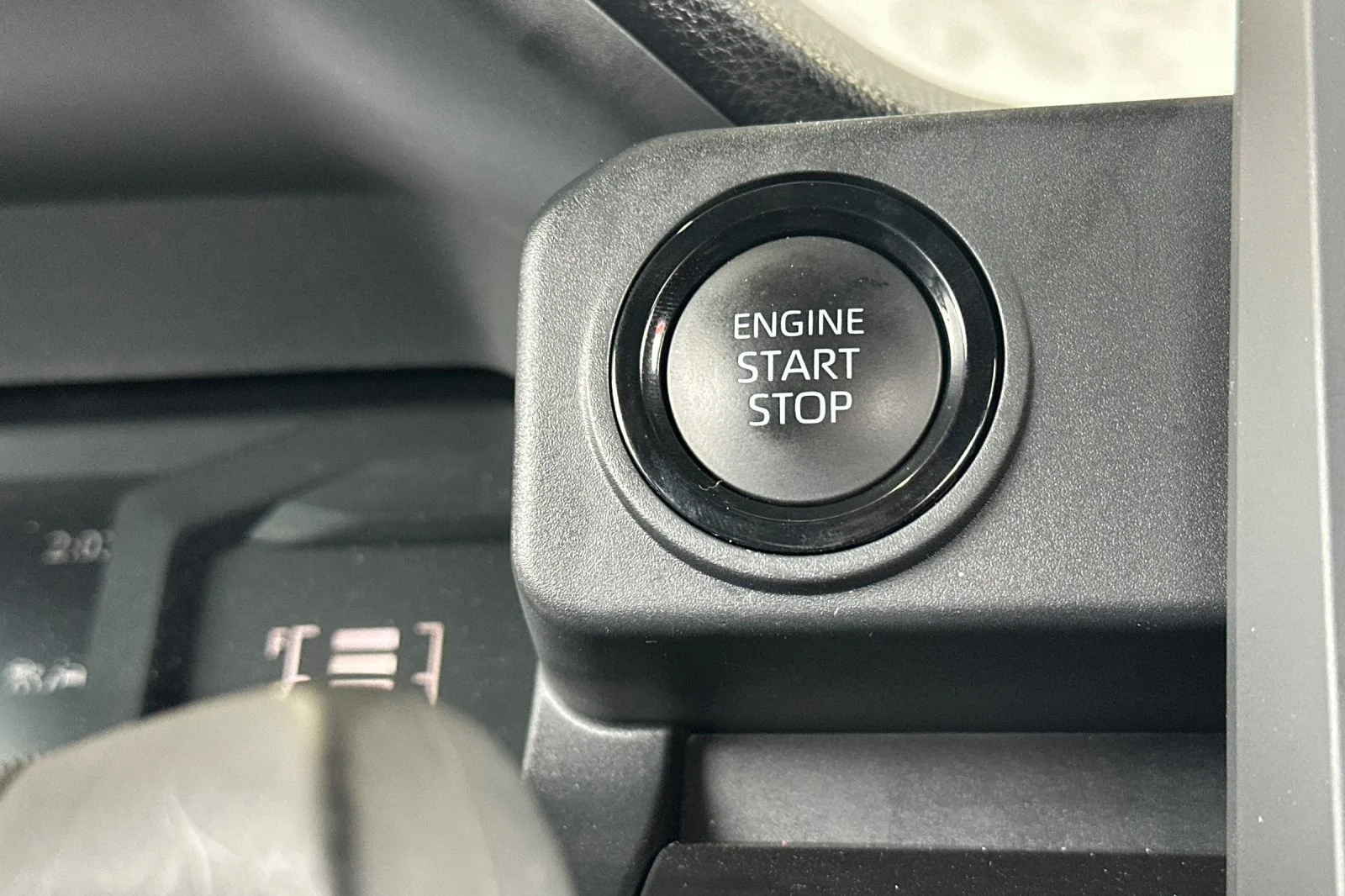 Certified Used 2025 Ice Cap Toyota SR image 18