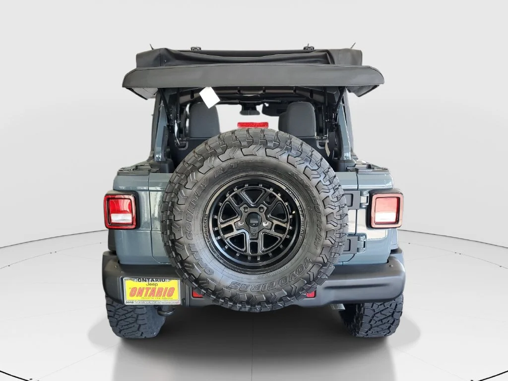 New 2025 Anvil Clear-Coat Exterior Paint Jeep Sport S image 4