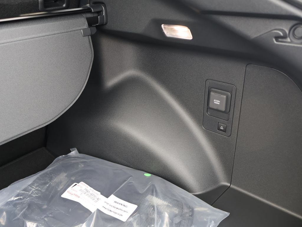 2026 Toyota bZ XLE - Photo 31