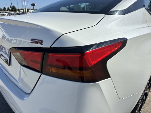 Used 2025 White Nissan 2.5 SR image 23