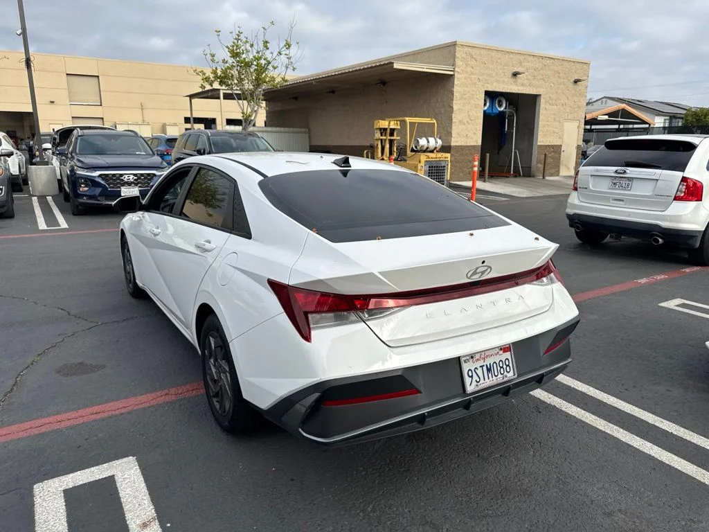 Used 2024 White Hyundai SEL image 2