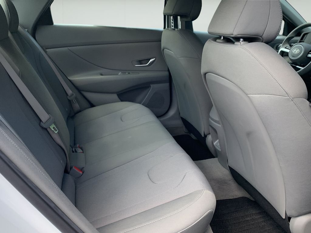 2026 Hyundai Elantra SE - Photo 37