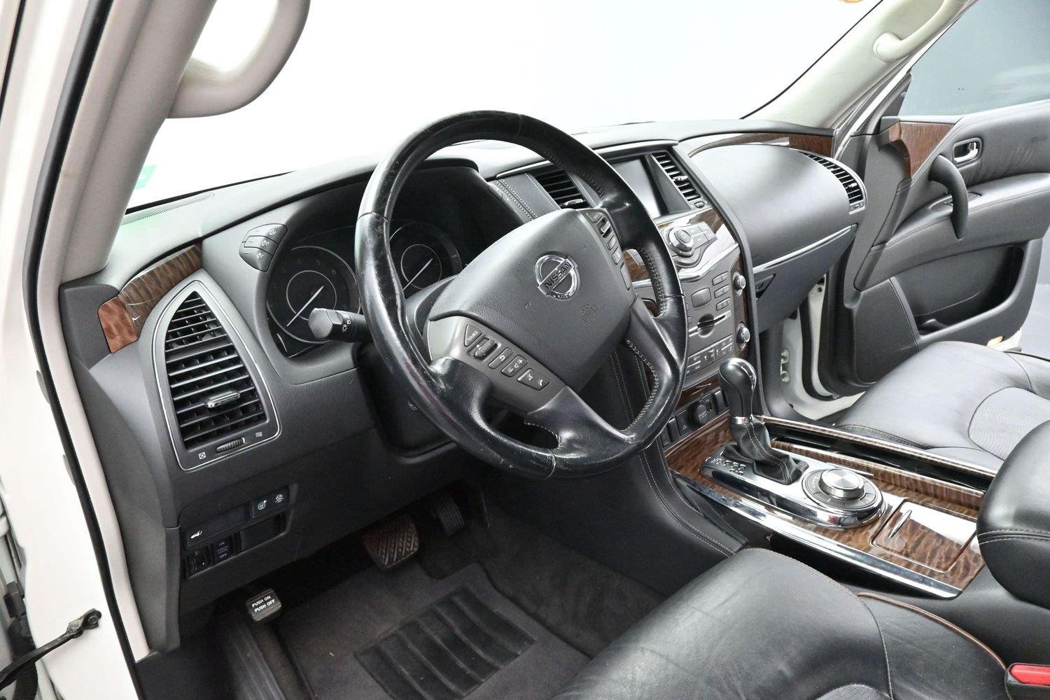 Used 2019 Pearl White Tricoat Nissan SL image 18