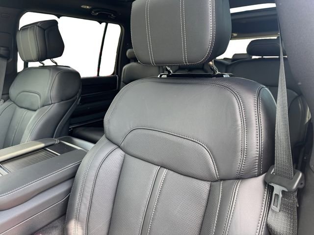 New 2026 High Gloss Black Exterior Paint Jeep Summit Obsidian image 12