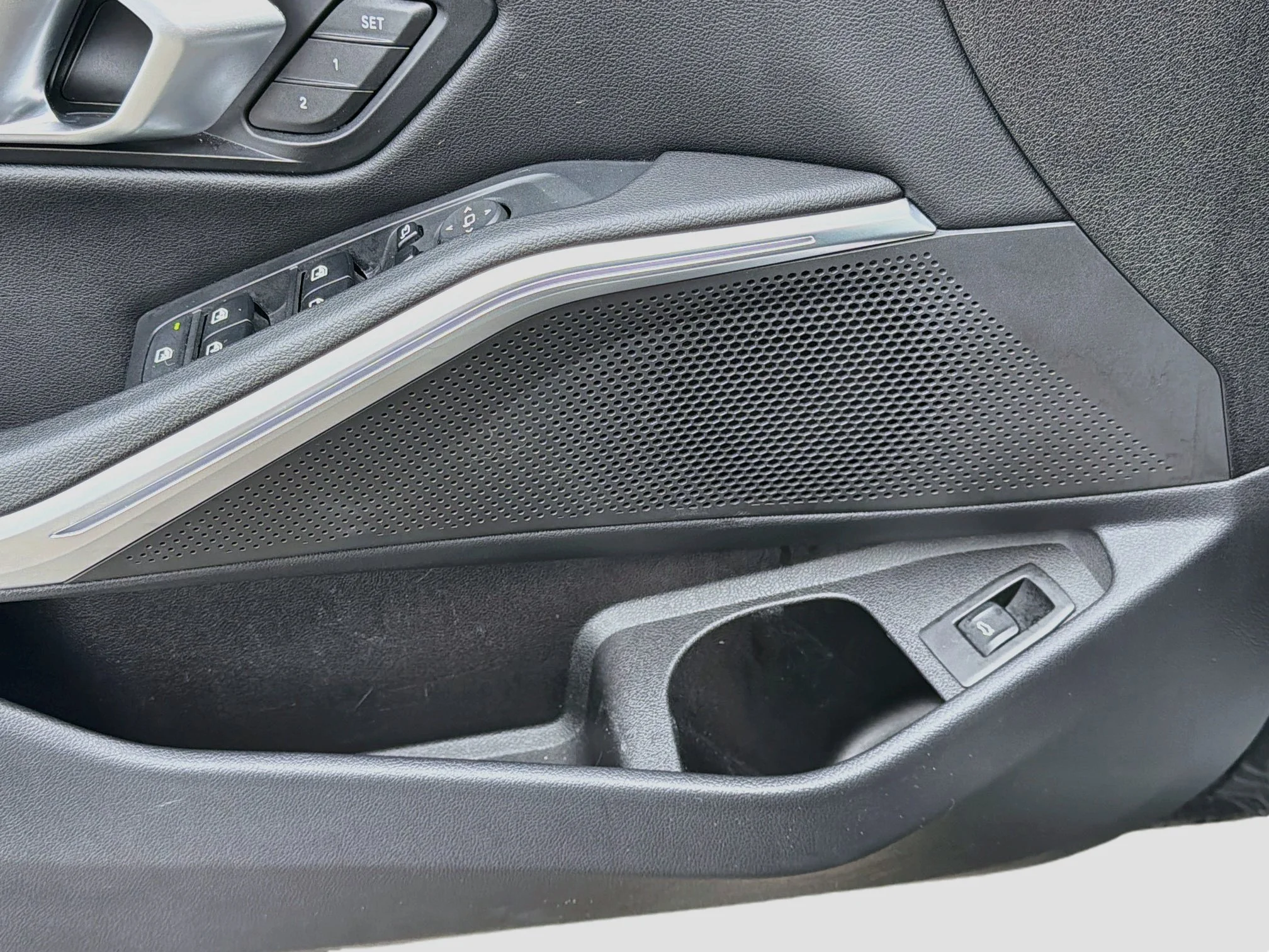 Used 2022 Mineral Grey Metallic BMW 330i image 23