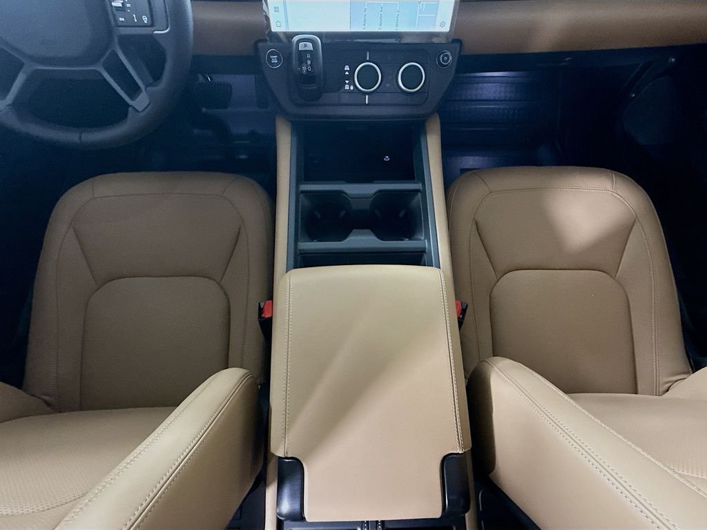 New 2026 Woolstone Green Land Rover X-Dynamic SE image 17