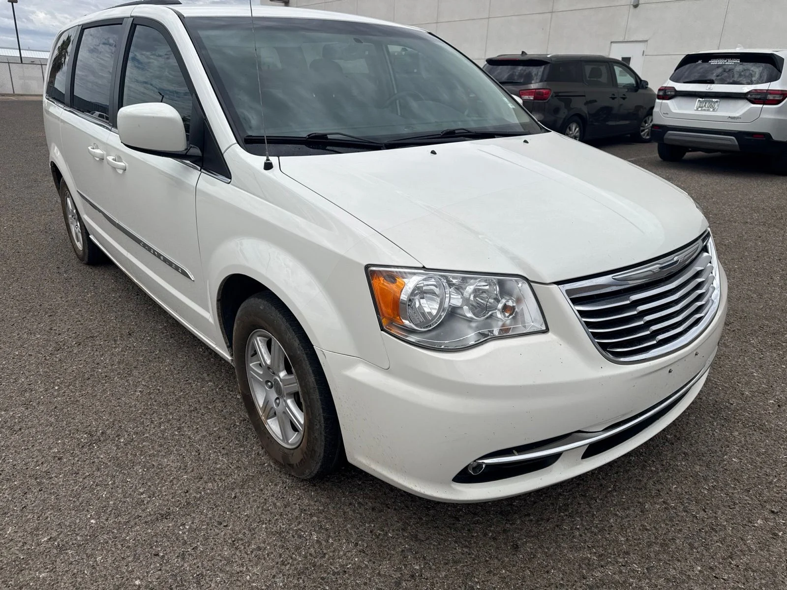 Used 2012 White Chrysler Touring image 7
