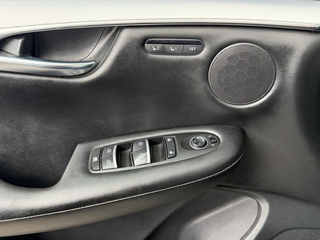 Used 2019 Gray INFINITI ESSENTIAL image 28