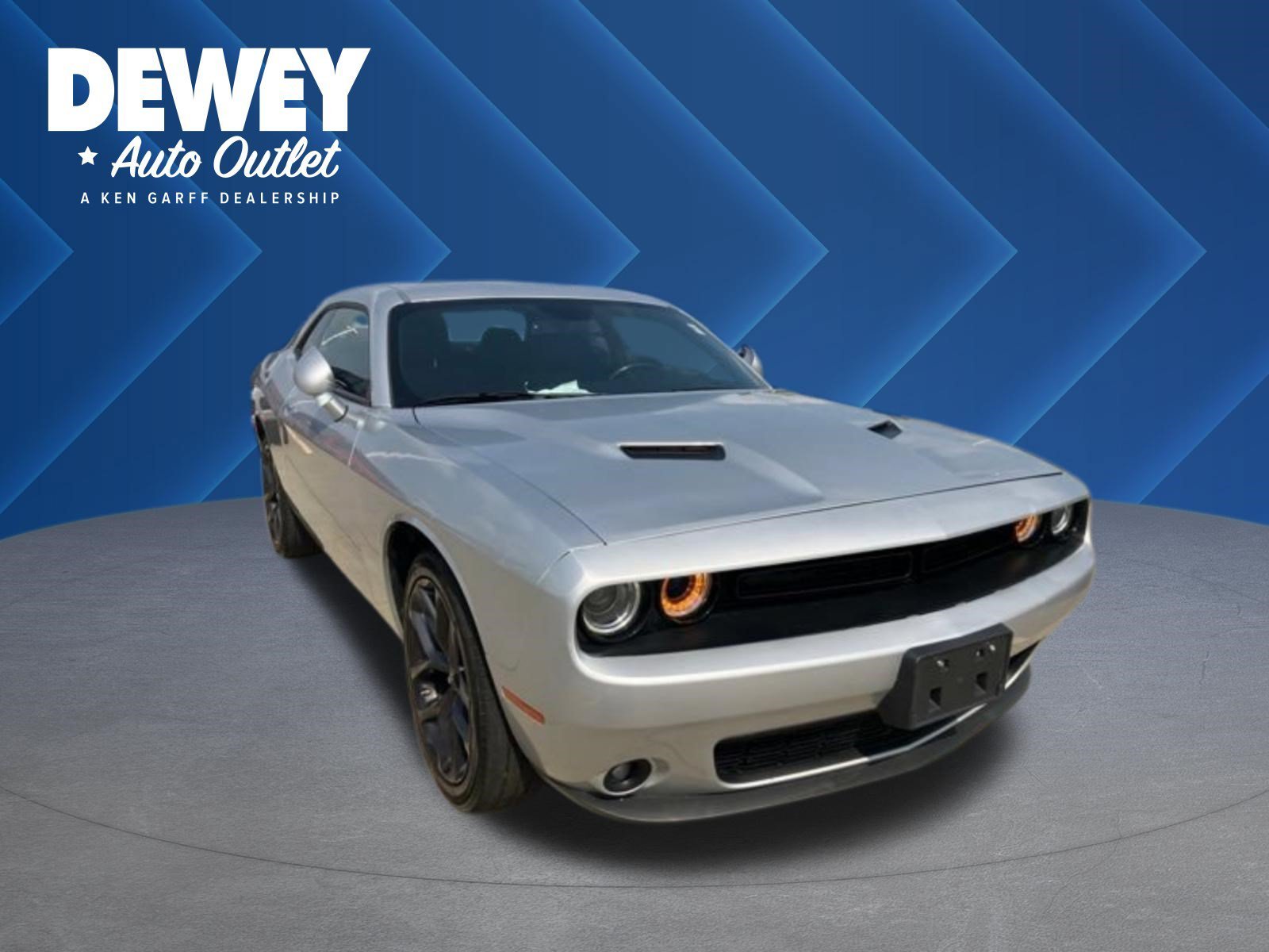 Used 2022 Triple Nickel Clearcoat Dodge SXT image 1