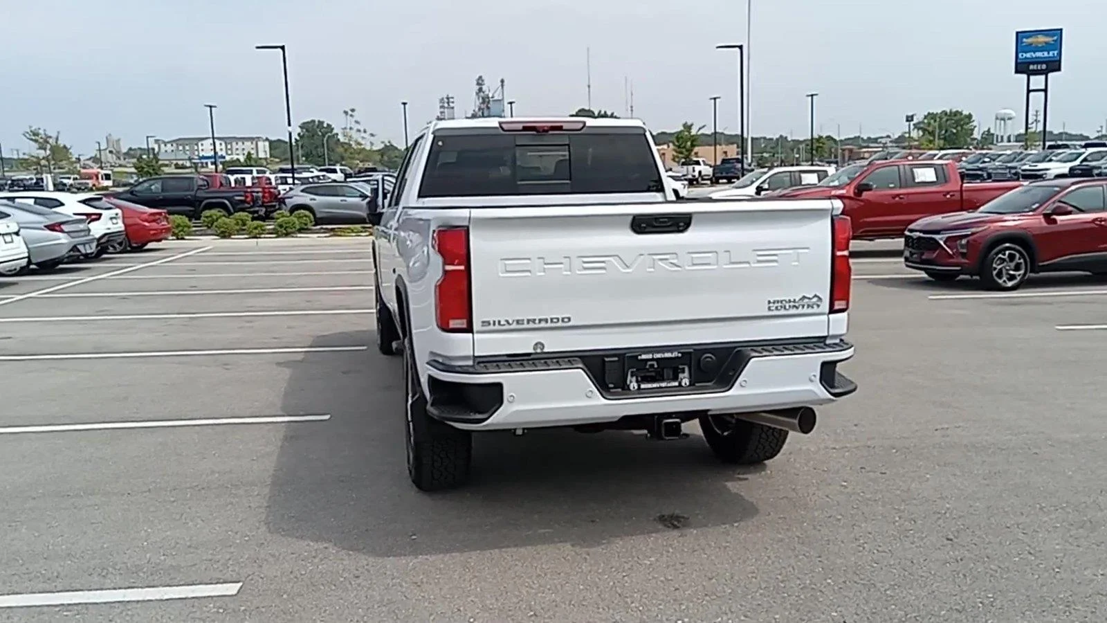 New 2026 Polar White Tricoat Chevrolet High Country image 7