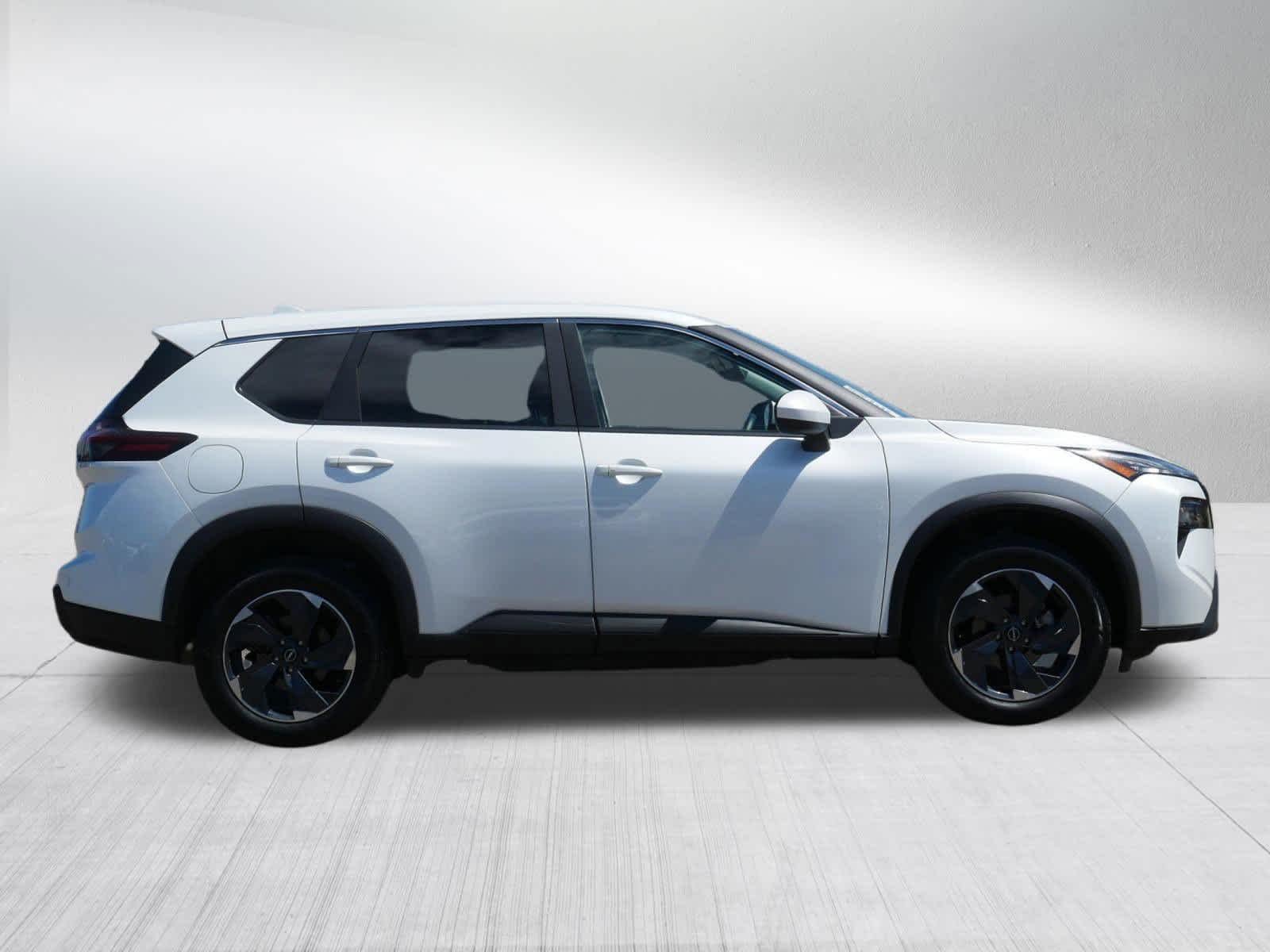 2025 Nissan Rogue SV - Photo 8