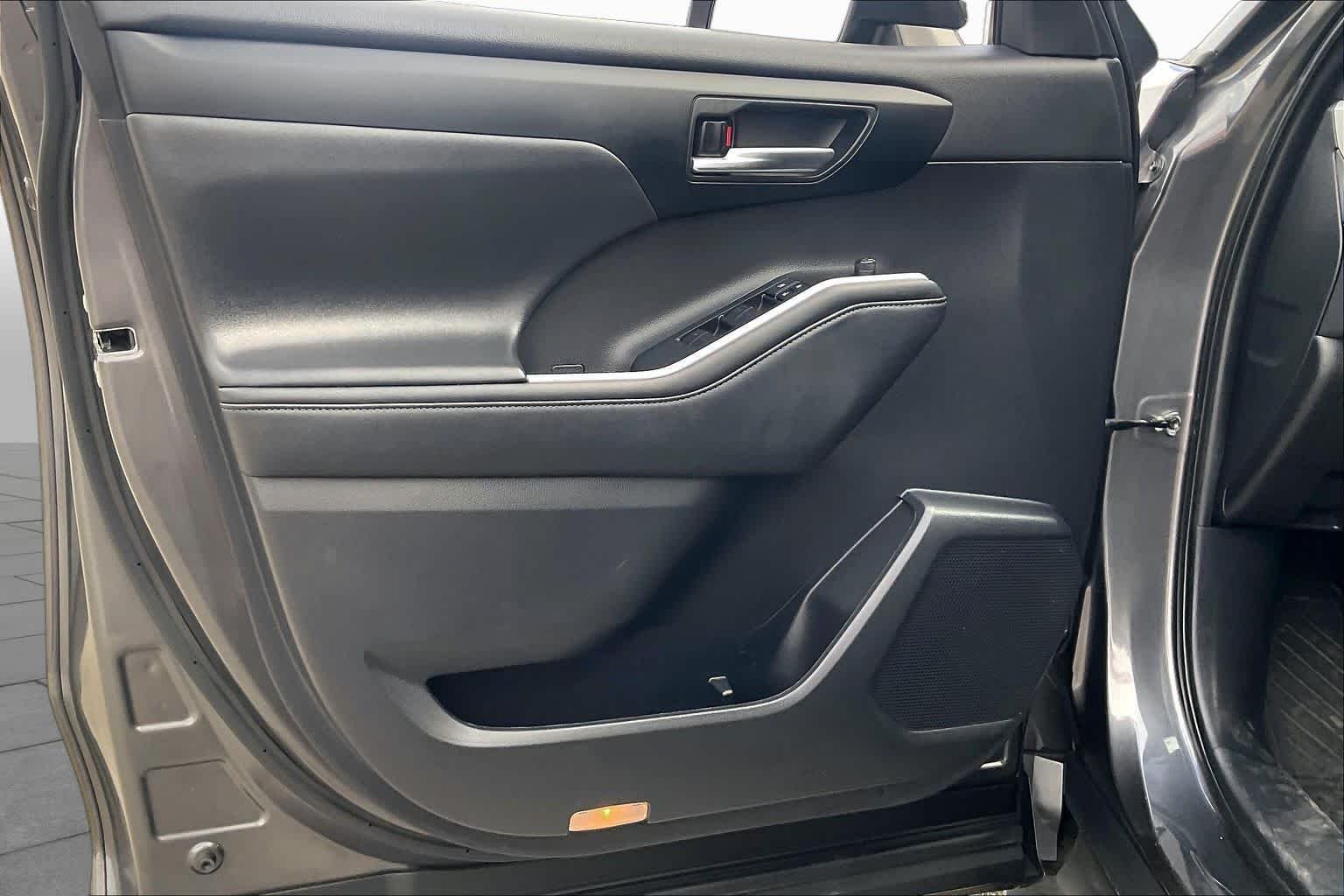 Used 2021 Magnetic Gray Metallic Toyota Hybrid XLE image 22