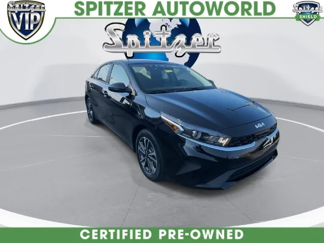 Used 2023 Black Kia LXS image 4