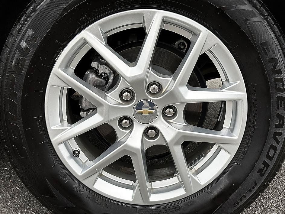 Used 2022 Blue Glow Metallic Chevrolet LS image 9