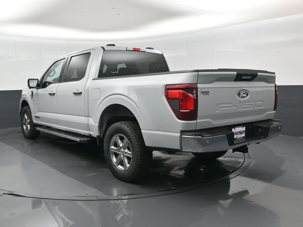 Used 2024 White Ford XLT image 21