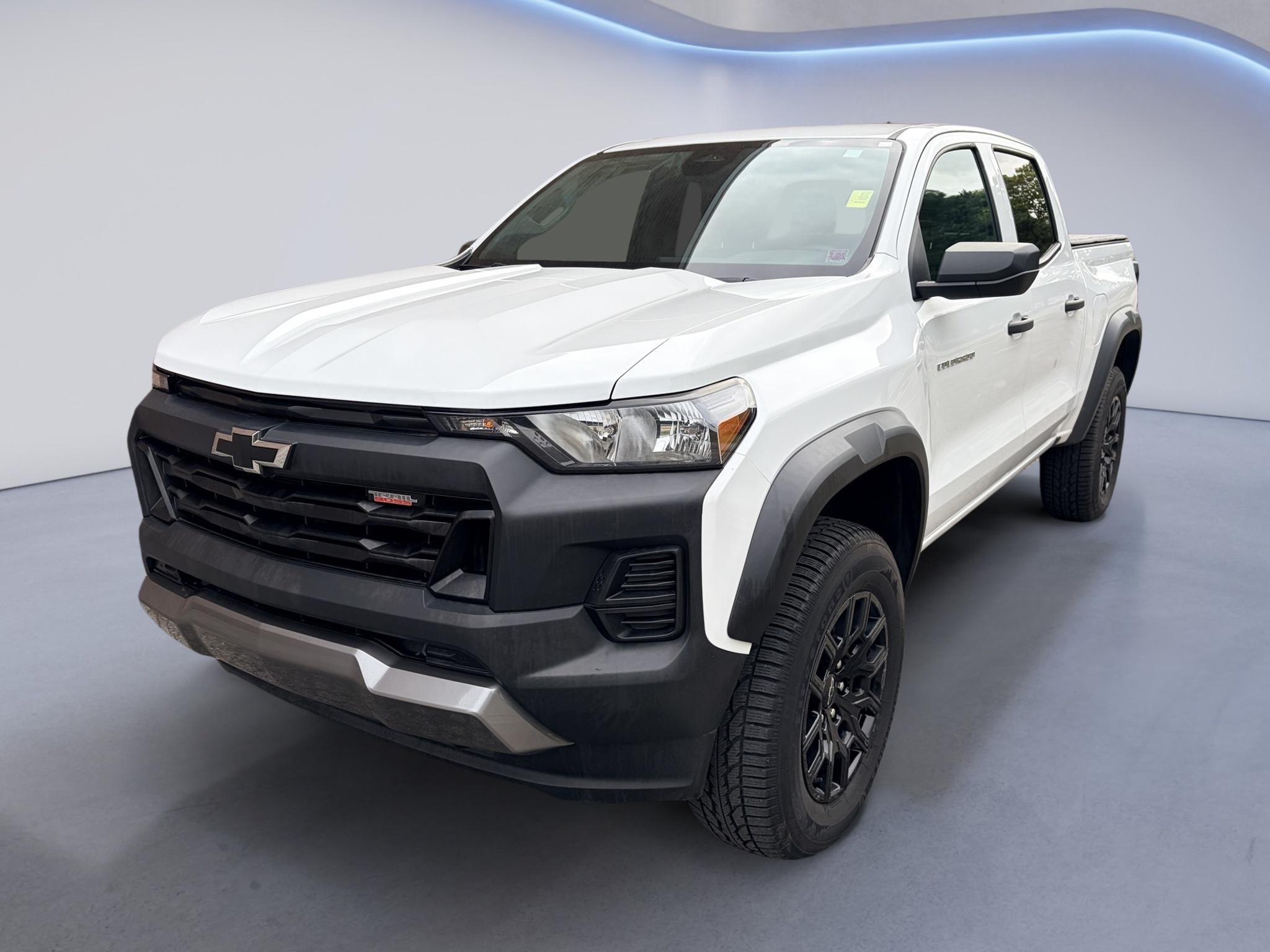 Used 2023 Summit White Chevrolet 4WD Trail Boss image 1