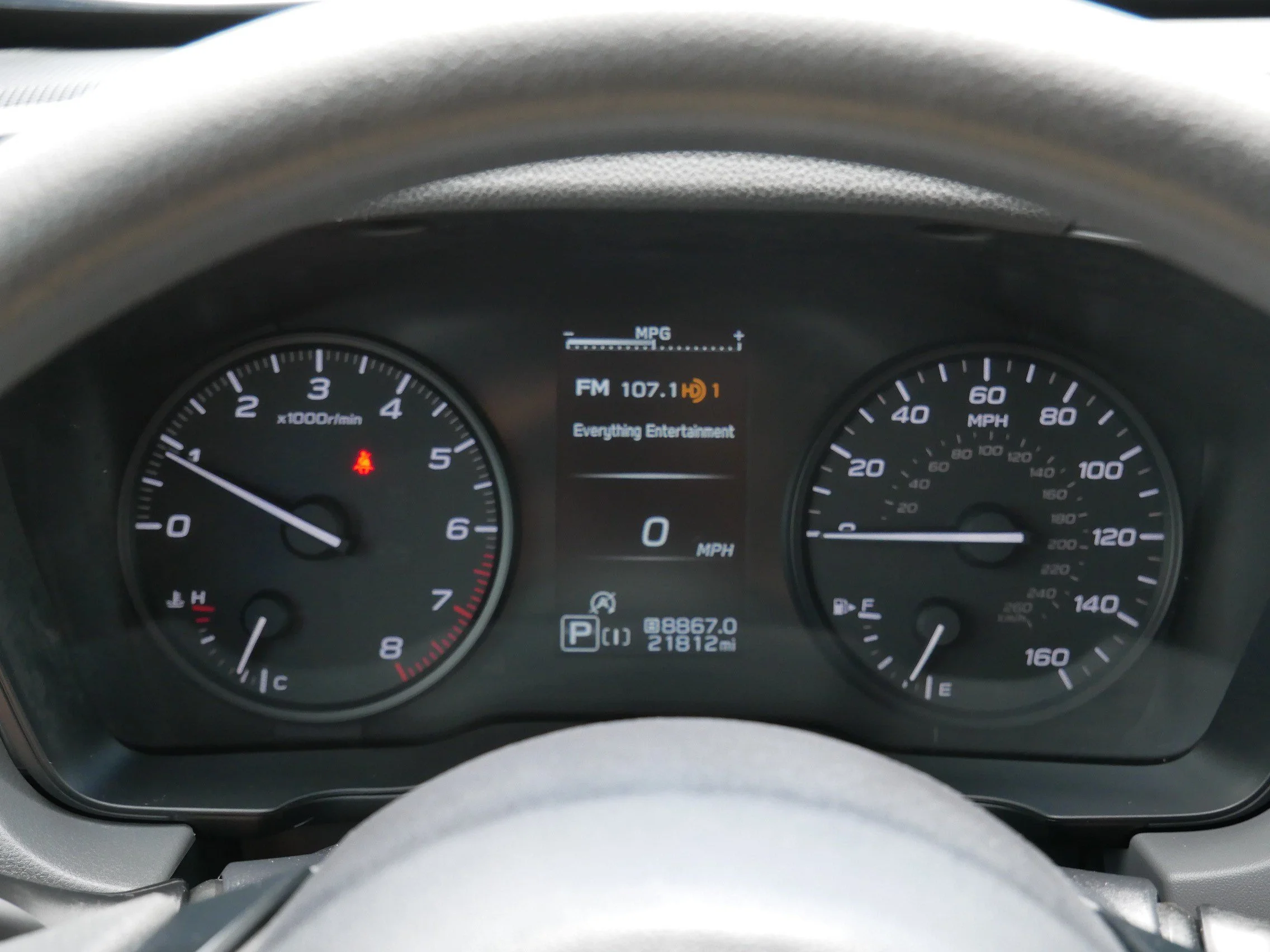 Used 2024 Ice Silver Metallic Subaru SUV CVT image 21