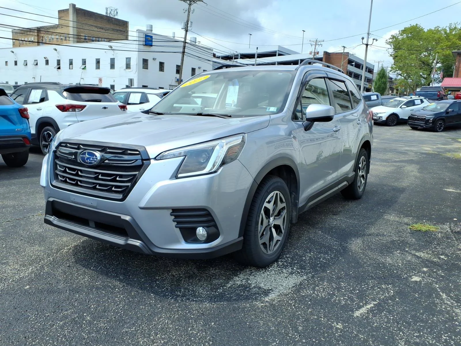 Used 2022 Ice Silver Metallic Subaru Premium image 7