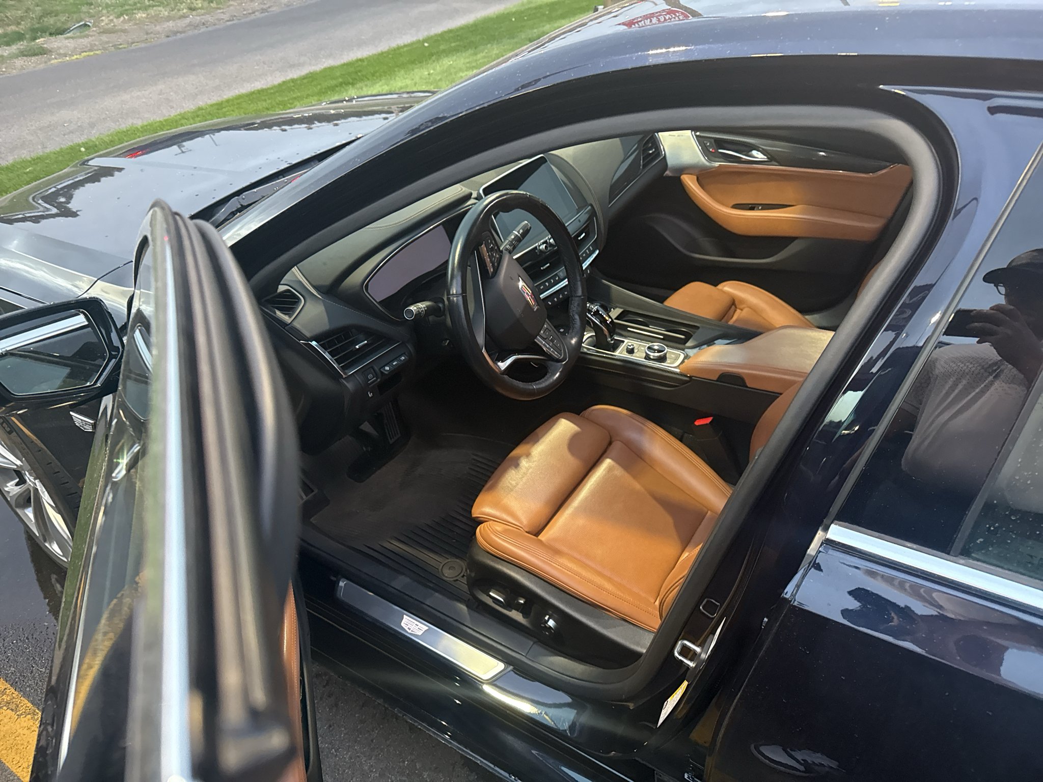 Used 2021 DARK MOON BLUE METALLIC Cadillac Premium Luxury image 3