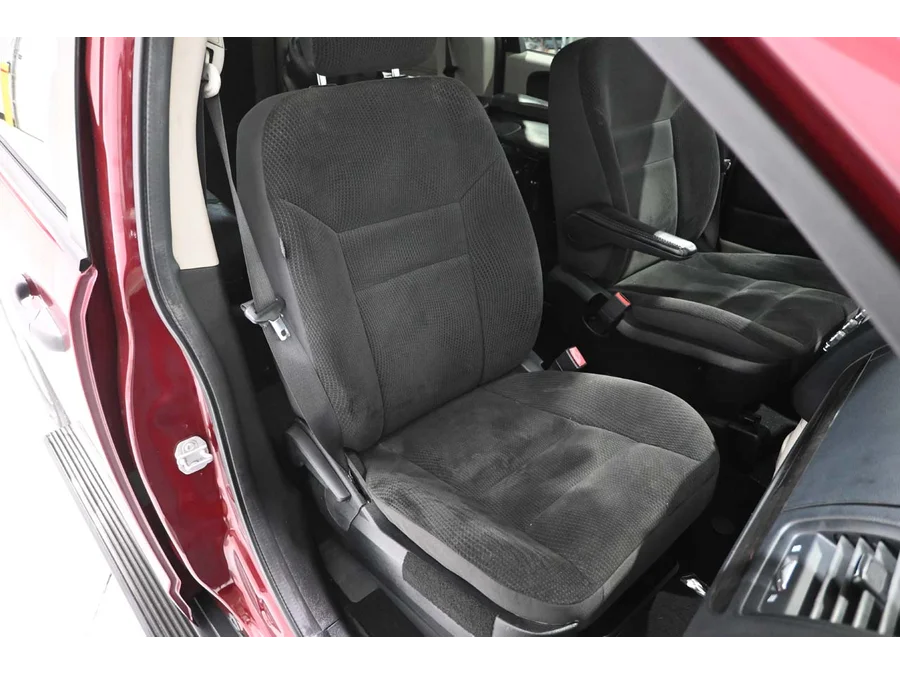 Used 2019 RED Dodge SE Handicap Mobility Van image 16